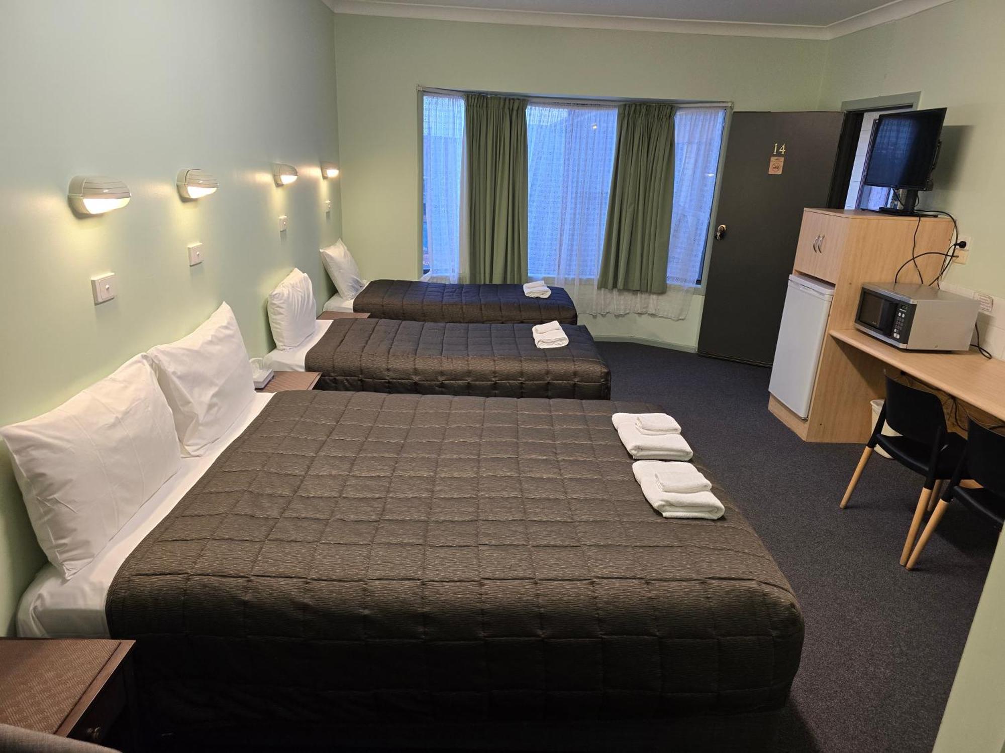 Lake Forbes Motel Eksteriør bilde